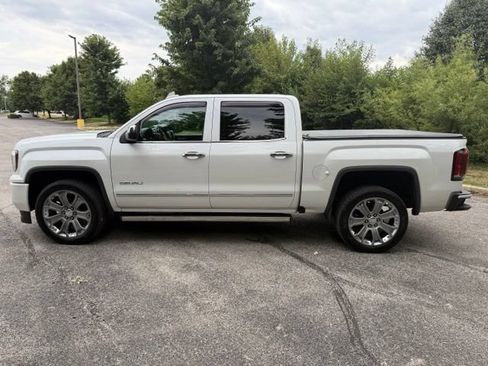 Used 2017 GMC Sierra 1500 Denali w/ Denali Ultimate Package AWD/4WD image 4