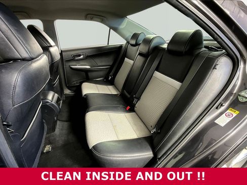 Used 2014 Toyota Camry SE image 17