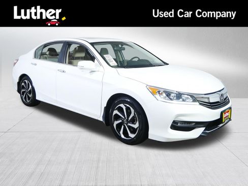 Used 2017 Honda Accord EX image 1