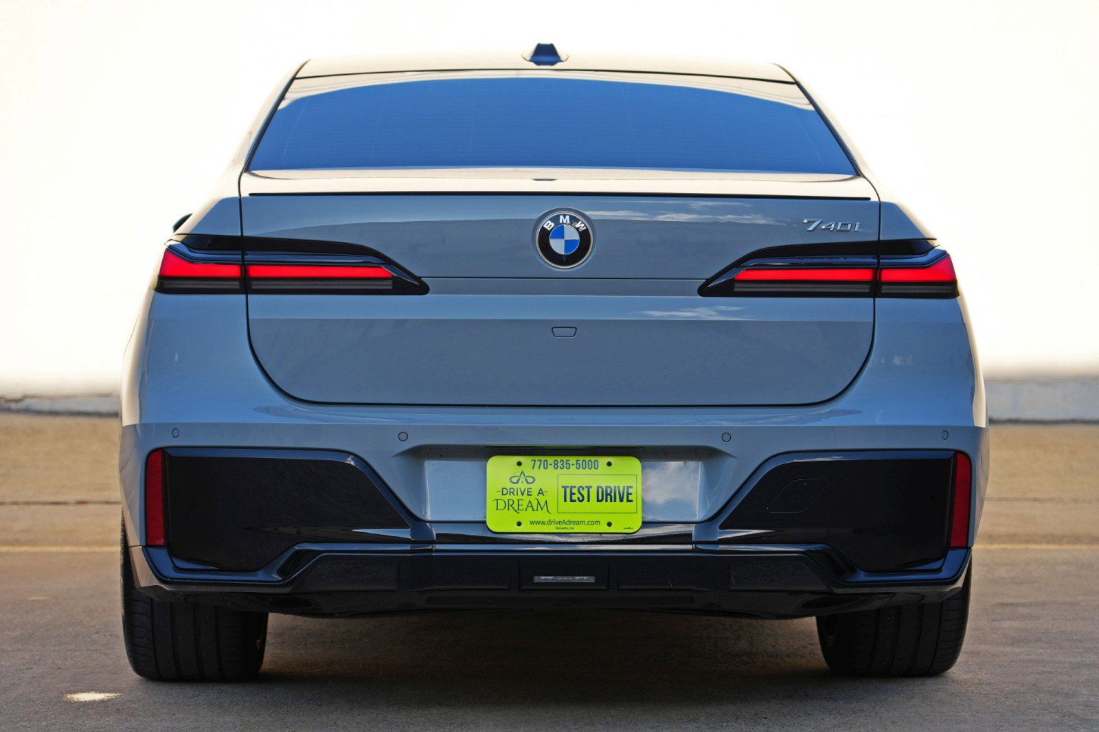 Used 2025 BMW 740i RWD image 11