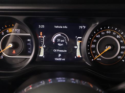 Used 2024 Jeep Wrangler Unlimited Sahara w/ Dual Top Group AWD/4WD image 4
