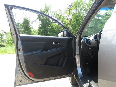 Used 2016 Kia Sportage LX AWD/4WD image 8