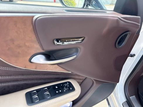Used 2018 Lexus LS 500 AWD image 19