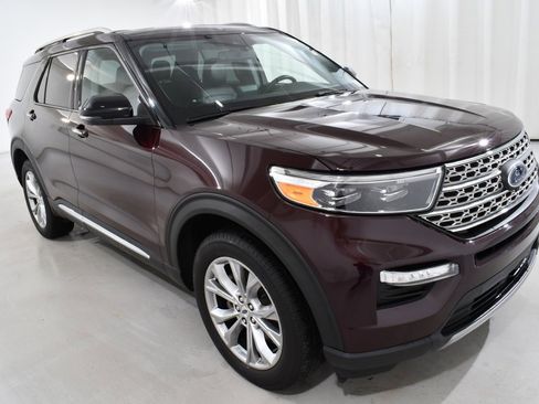 Used 2023 Ford Explorer Limited w/ Limited Technology Package image 5