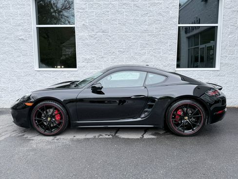 Used 2018 Porsche 718 Cayman RWD image 3