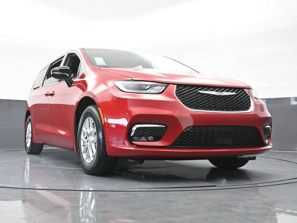 New 2026 Chrysler Pacifica Select FWD image 60
