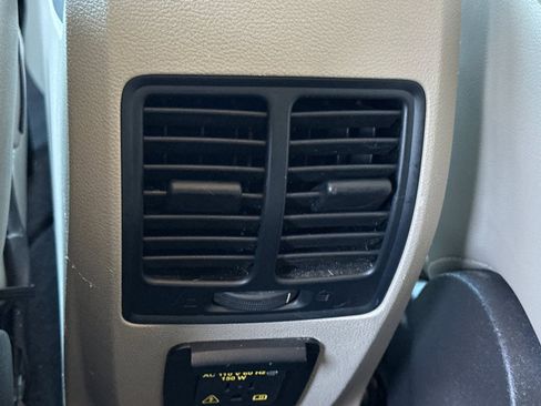 Used 2017 Ford Escape Titanium image 16