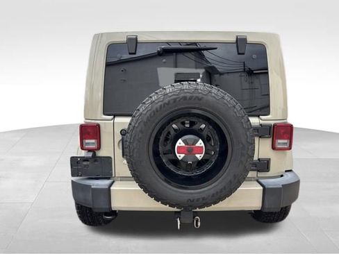 Used 2017 Jeep Wrangler Unlimited Sahara w/ Connectivity Group image 10