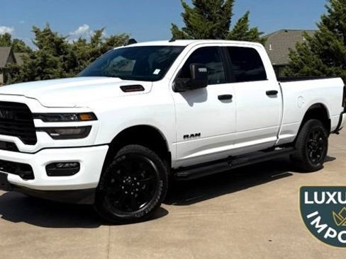 Used 2025 RAM 2500 Big Horn AWD/4WD image 1
