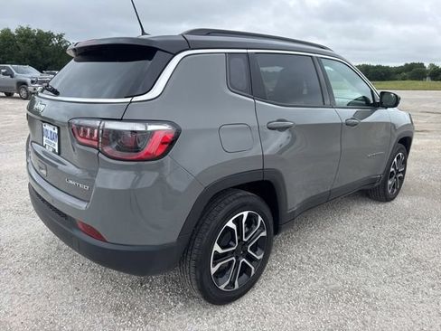 Used 2023 Jeep Compass Limited AWD/4WD image 5