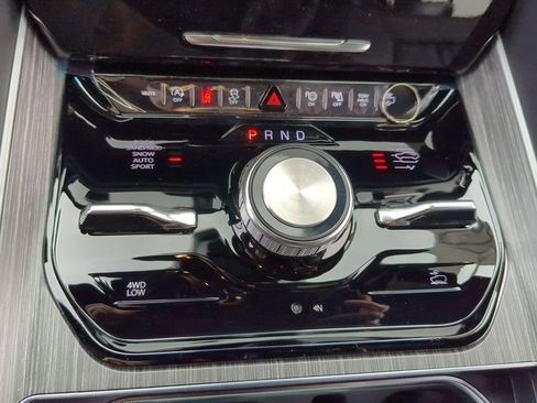 New 2024 Jeep Wagoneer Series II w/ Convenience Group I image 9