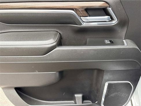 Used 2024 Chevrolet Silverado 2500 LT image 20