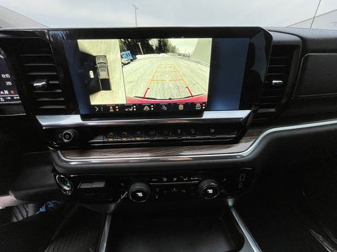 Used 2024 Chevrolet Silverado 1500 LT Trail Boss w/ LT Trail Boss Premium Package image 16