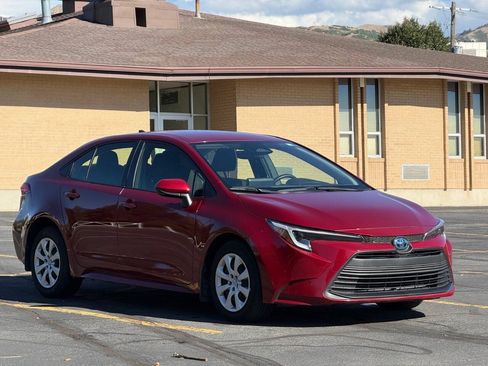 Used 2024 Toyota Corolla LE FWD image 7