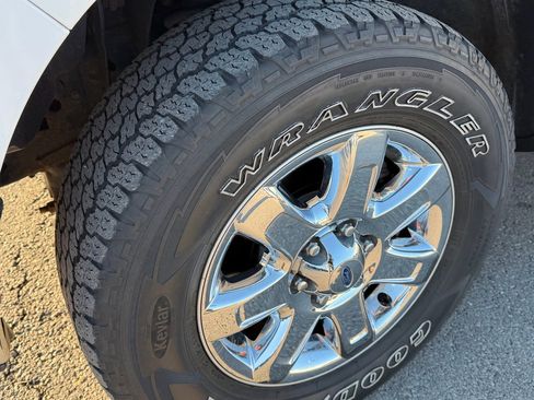 Used 2013 Ford F150 XLT w/ Luxury Equipment Group image 9