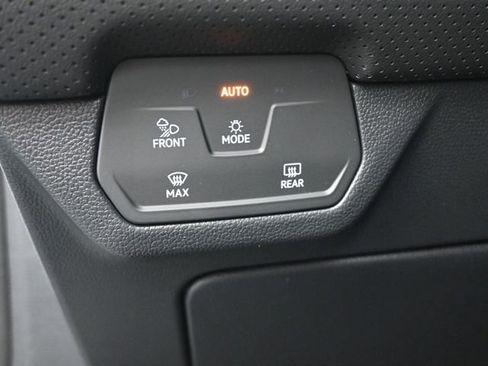 New 2026 Volkswagen Atlas SE FWD image 21