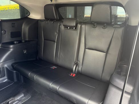 Used 2021 Toyota Highlander XLE FWD image 23