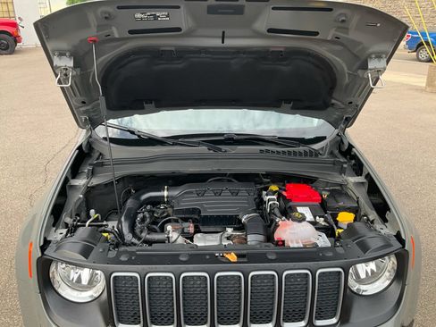 Used 2023 Jeep Renegade Latitude AWD/4WD image 26