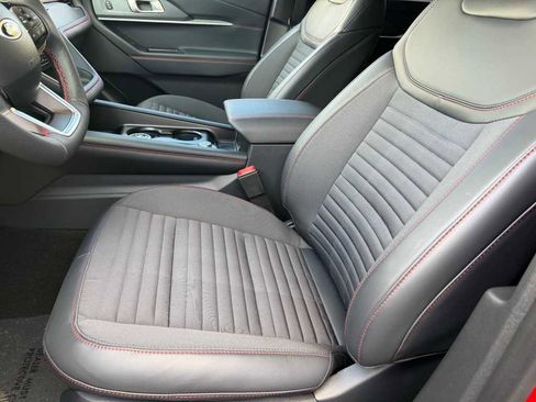 New 2026 Ford Explorer ST-Line w/ ST-Line Street Pack image 4