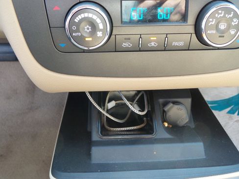 Used 2007 Buick Lucerne CXL w/ Luxury Package image 11