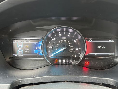 Used 2018 Ford Explorer XLT w/ XLT Appearance Package AWD/4WD image 20