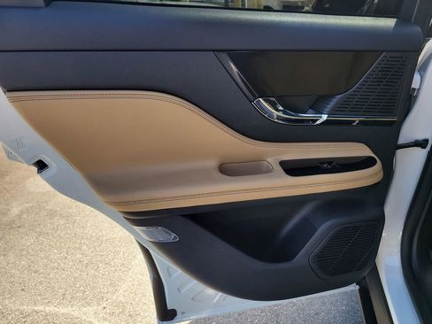 Certified 2022 Lincoln Corsair Reserve w/ Equipment Group 201A image 9