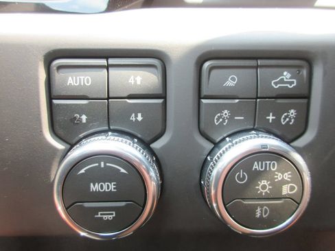New 2026 GMC Sierra 2500 Denali Ultimate AWD/4WD image 18