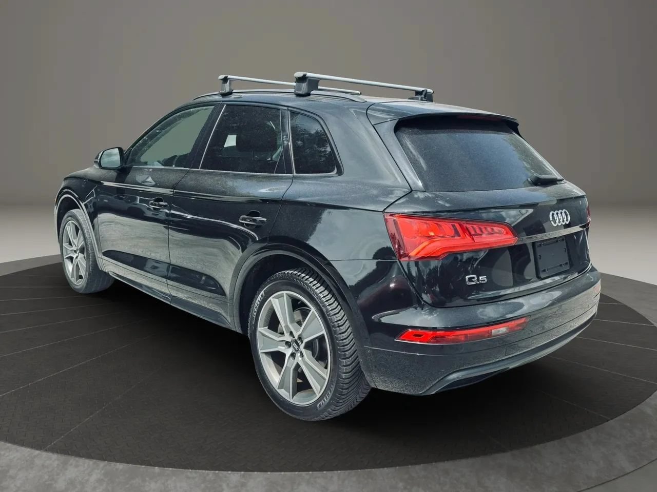 Used 2019 Audi Q5 2.0T Premium Plus w/ Premium Plus Package AWD/4WD image 3