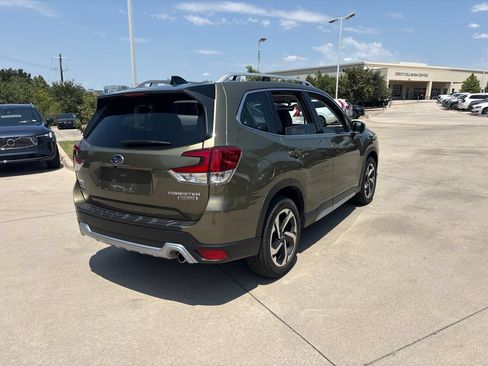 Used 2024 Subaru Forester Touring w/ Pop Package 2 AWD/4WD image 5