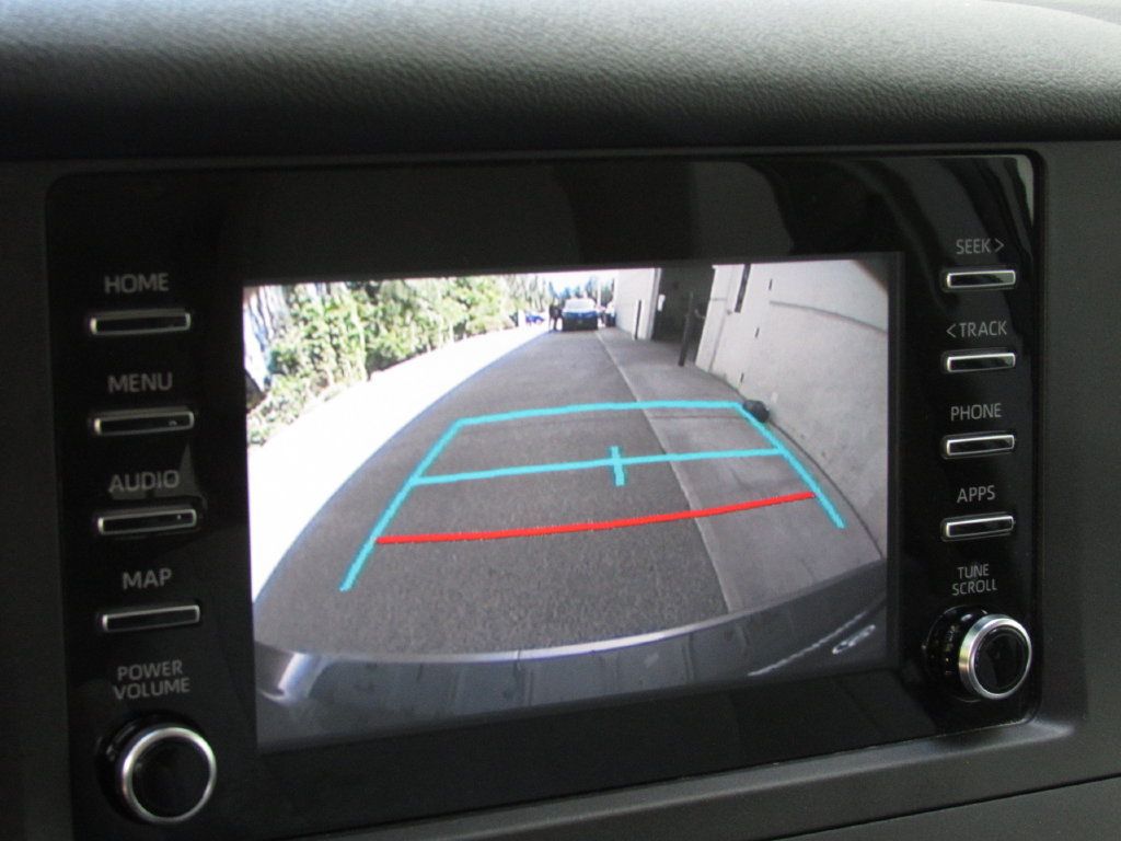 Certified 2020 Toyota Sienna L FWD image 30