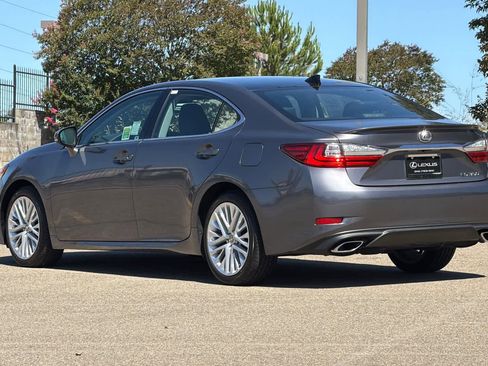 Used 2018 Lexus ES 350 w/ Luxury Package w/Wood Trim FWD image 7