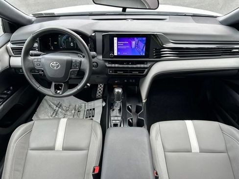 Used 2025 Toyota Camry SE AWD/4WD image 47