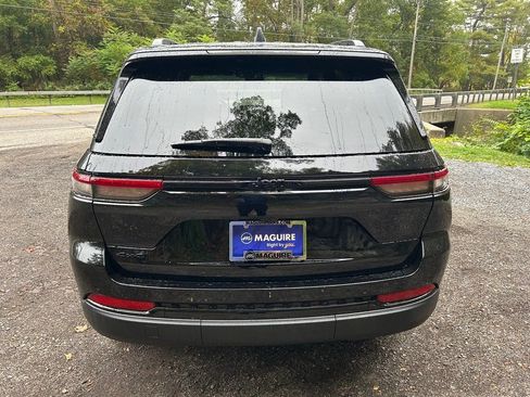 New 2025 Jeep Grand Cherokee Altitude image 3