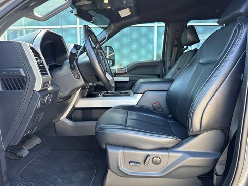 Used 2022 Ford F250 Lariat w/ Black Appearance Package AWD/4WD image 8