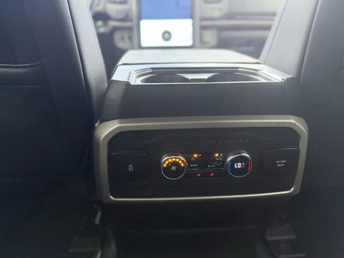 Used 2024 Ford Expedition Limited AWD/4WD image 34
