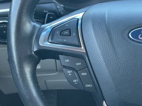 Used 2017 Ford Edge Titanium w/ Technology Package image 18