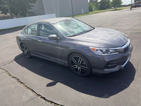 Used 2017 Honda Accord Sport image 6