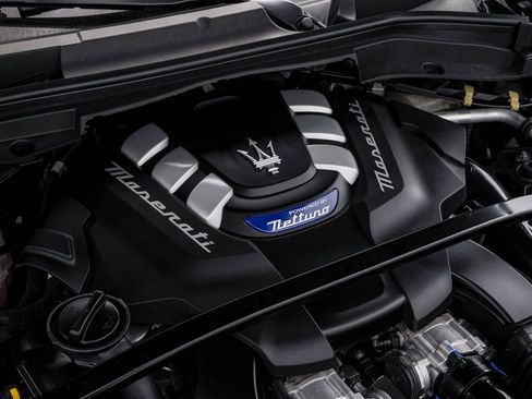 Certified 2023 Maserati Grecale Trofeo image 28