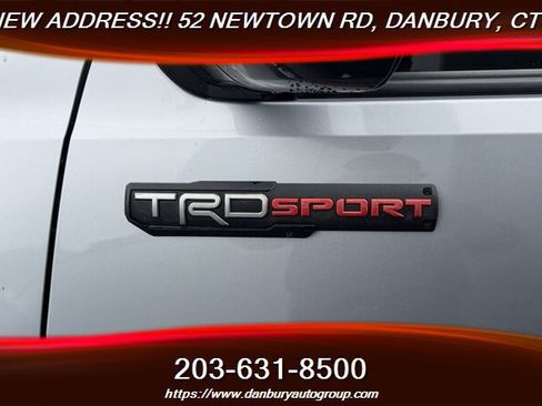 Used 2017 Toyota Tacoma TRD Sport w/ Tow Package (A/T) AWD/4WD image 10