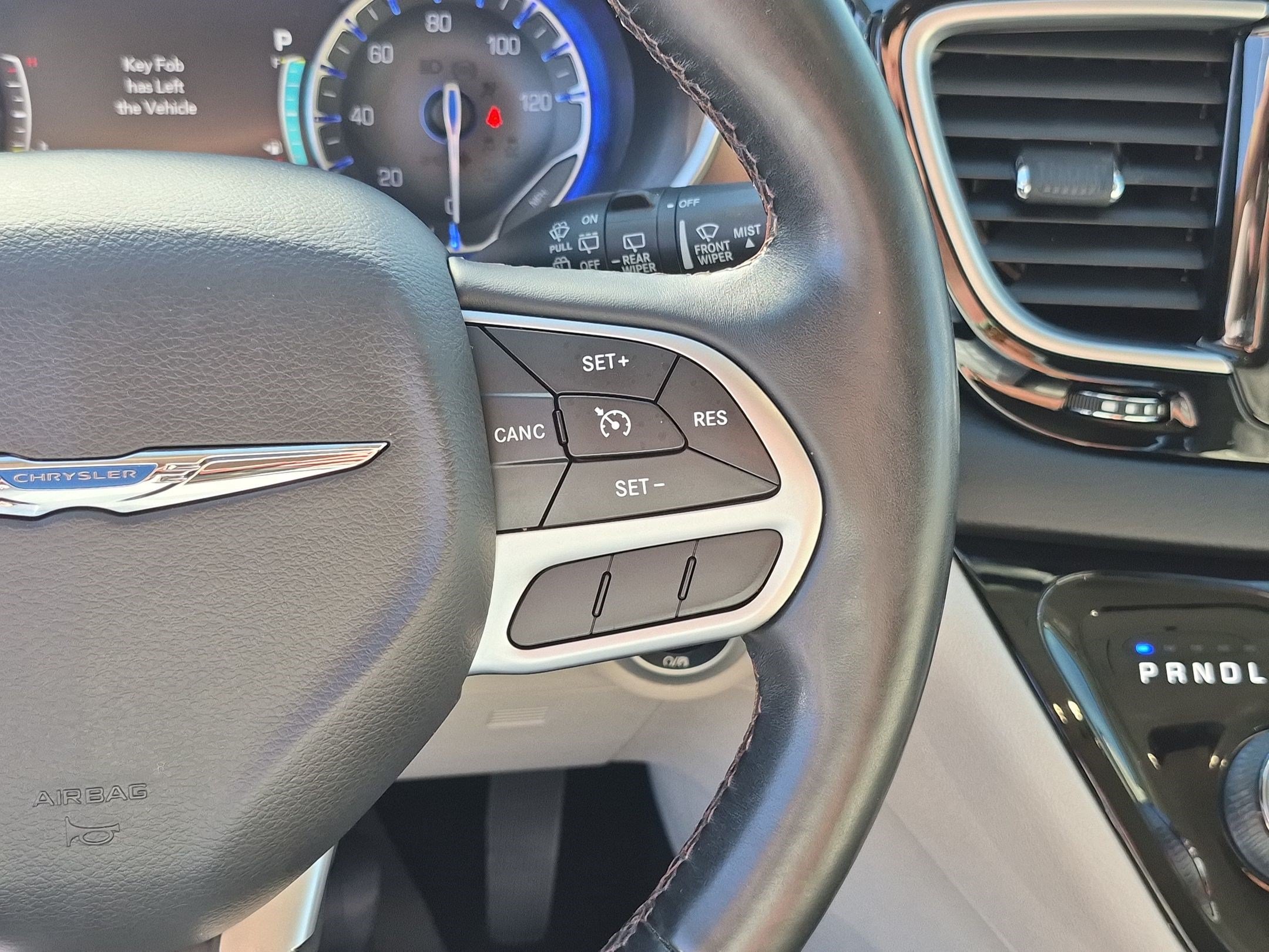 Used 2017 Chrysler Pacifica Touring-L Plus w/ Tire & Wheel Group FWD image 18