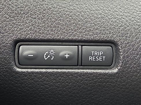 Used 2019 Nissan Rogue SV FWD image 20