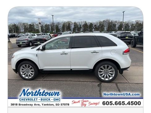 Used 2014 Lincoln MKX AWD w/ Equipment Group 102A image 13