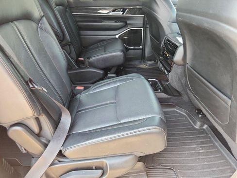 Used 2022 Jeep Wagoneer Series III w/ Premium Group I RWD image 28