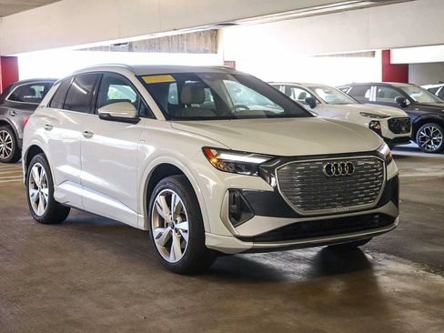 Used 2023 Audi Q4 e-tron Premium w/ Convenience Package AWD/4WD image 5