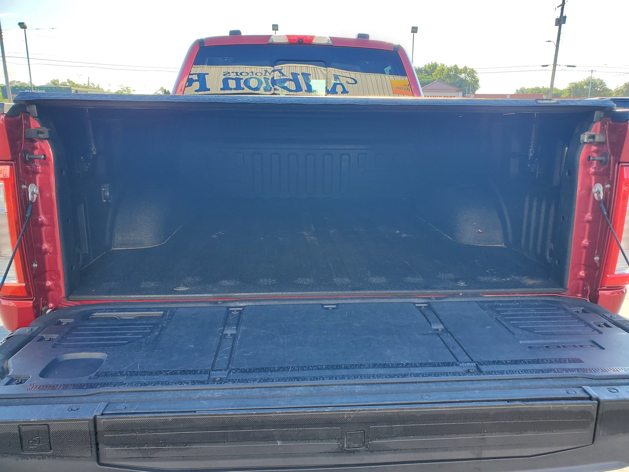Used 2022 Ford F150 Lariat w/ Max Trailer Tow Package RWD image 30