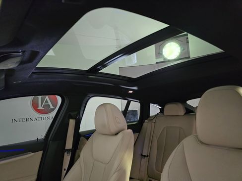 Used 2022 BMW X4 xDrive30i image 12