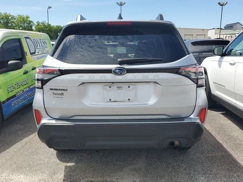 Used 2025 Subaru Forester Premium w/ Convenience Package #1 AWD/4WD image 8