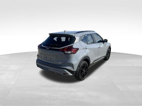 Used 2023 Nissan Kicks SR image 4