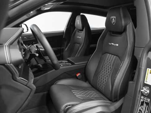 Used 2023 Lamborghini Urus Performante AWD/4WD image 68