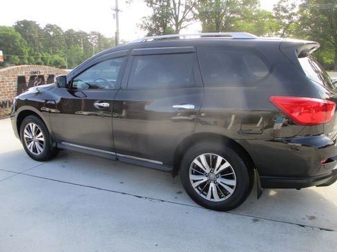 Used 2018 Nissan Pathfinder S image 11